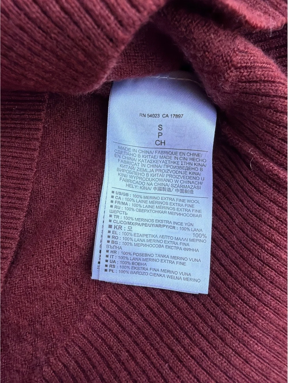 Banana Republic Men's Size S Burgundy Merino Wool V-Neck Knit Sweater
